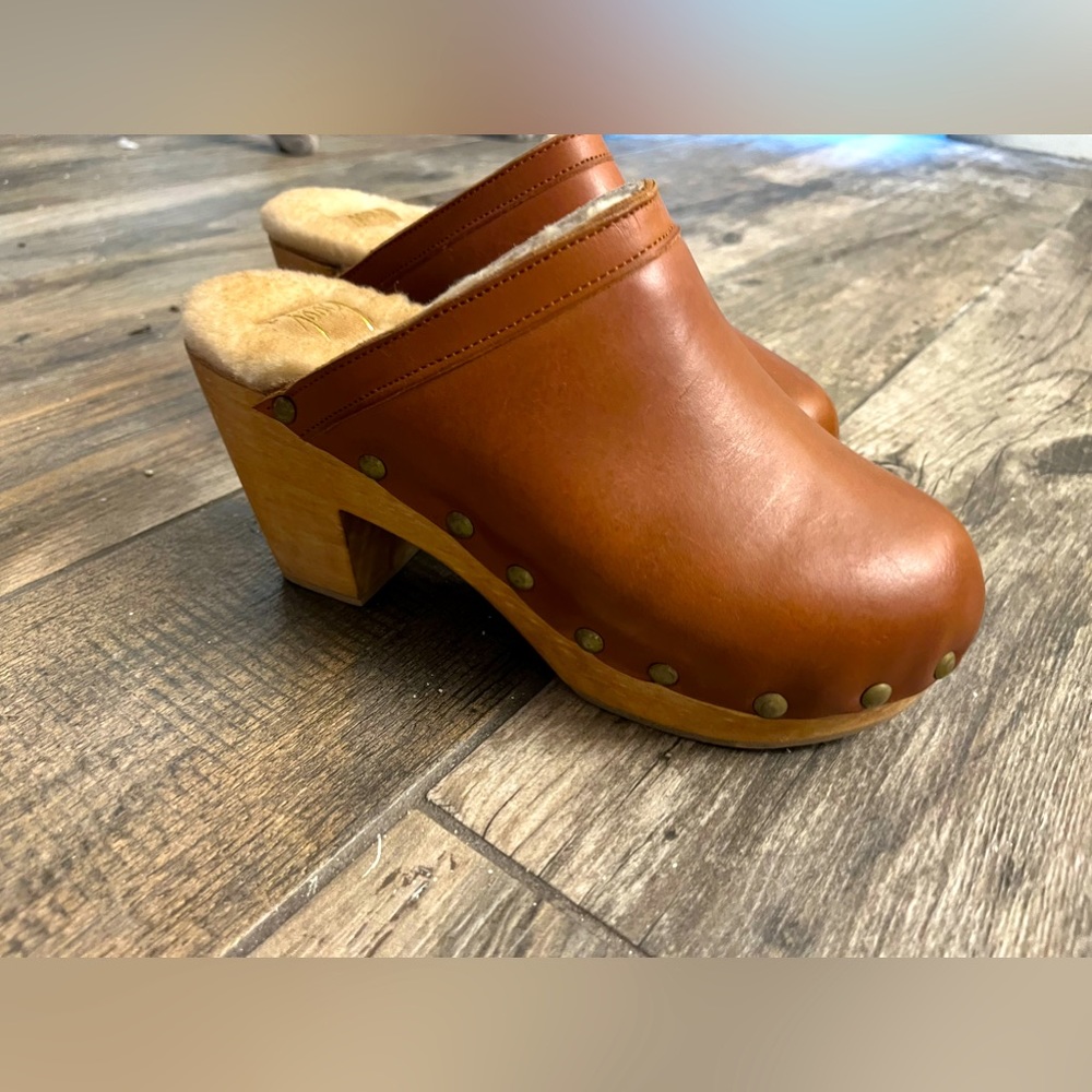 Brand New-never worn “beek” brand clogs, Sherpa lined, Real leather, hand made